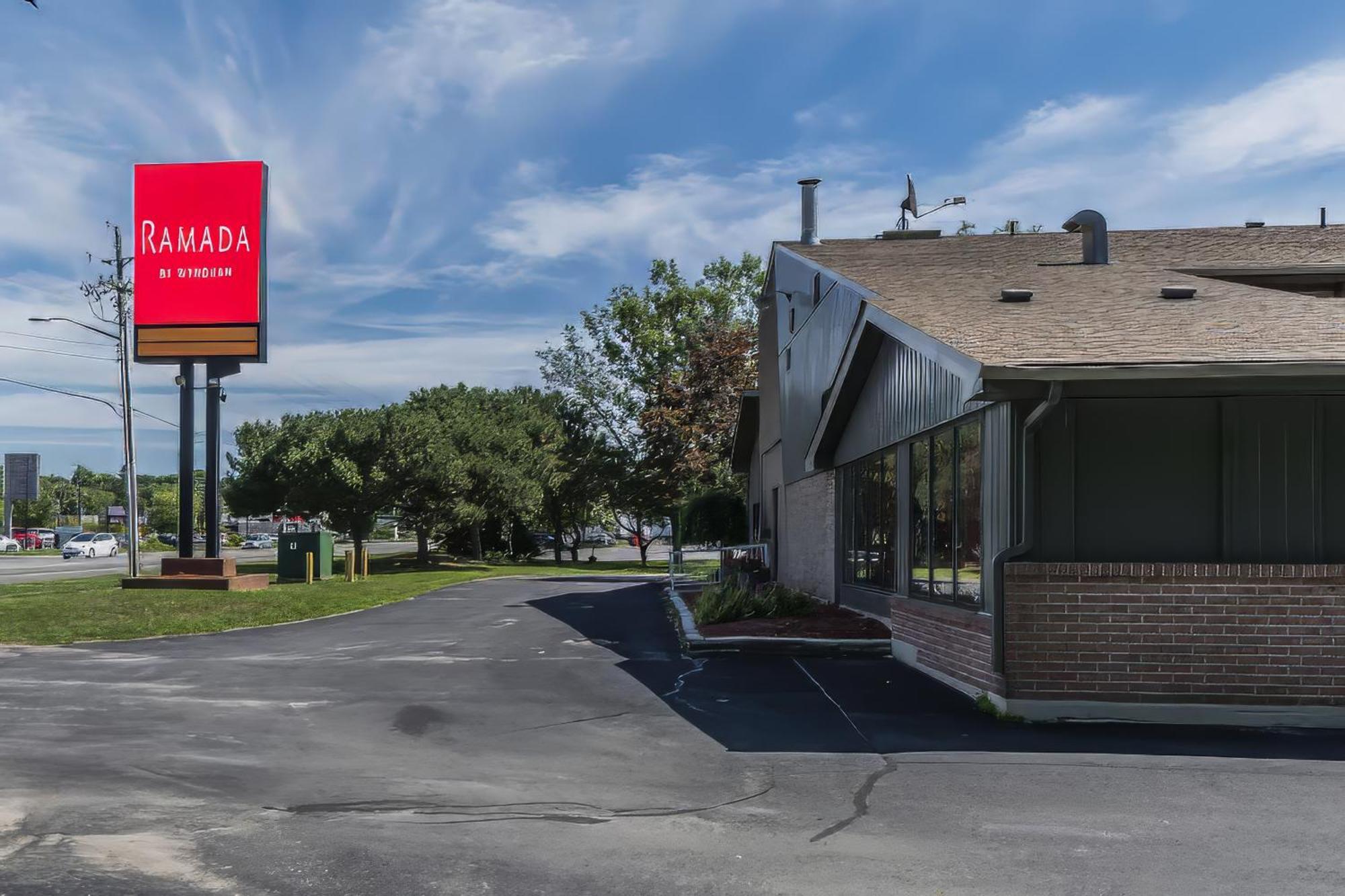 Ramada By Wyndham Kingston Motel Kültér fotó