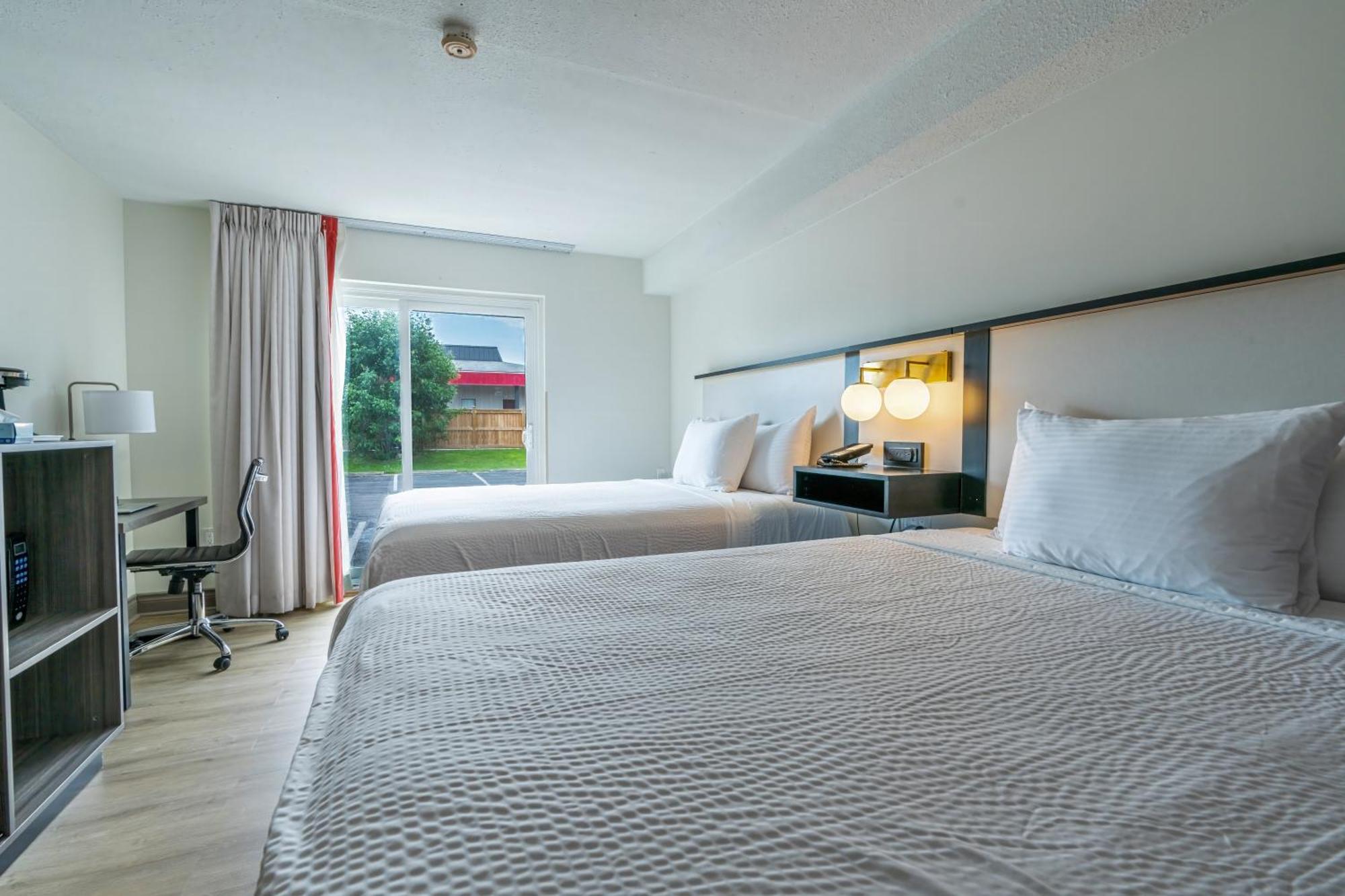 Ramada By Wyndham Kingston Motel Kültér fotó