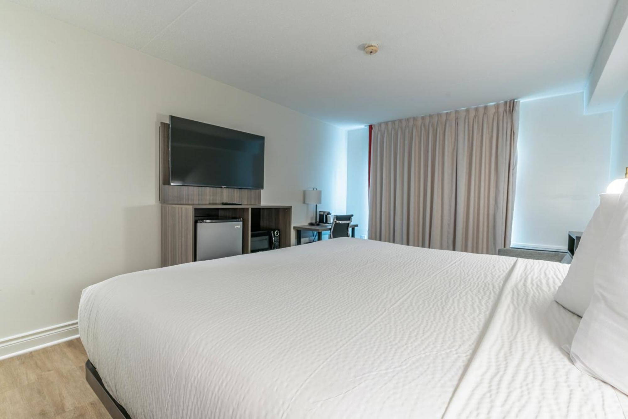 Ramada By Wyndham Kingston Motel Kültér fotó