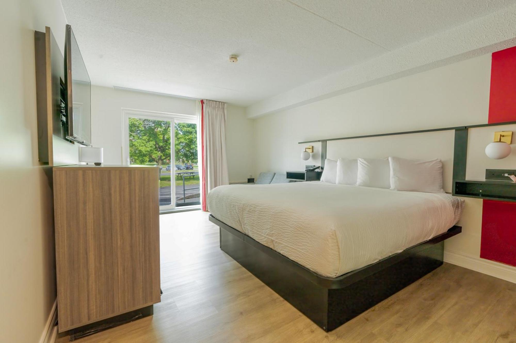 Ramada By Wyndham Kingston Motel Kültér fotó