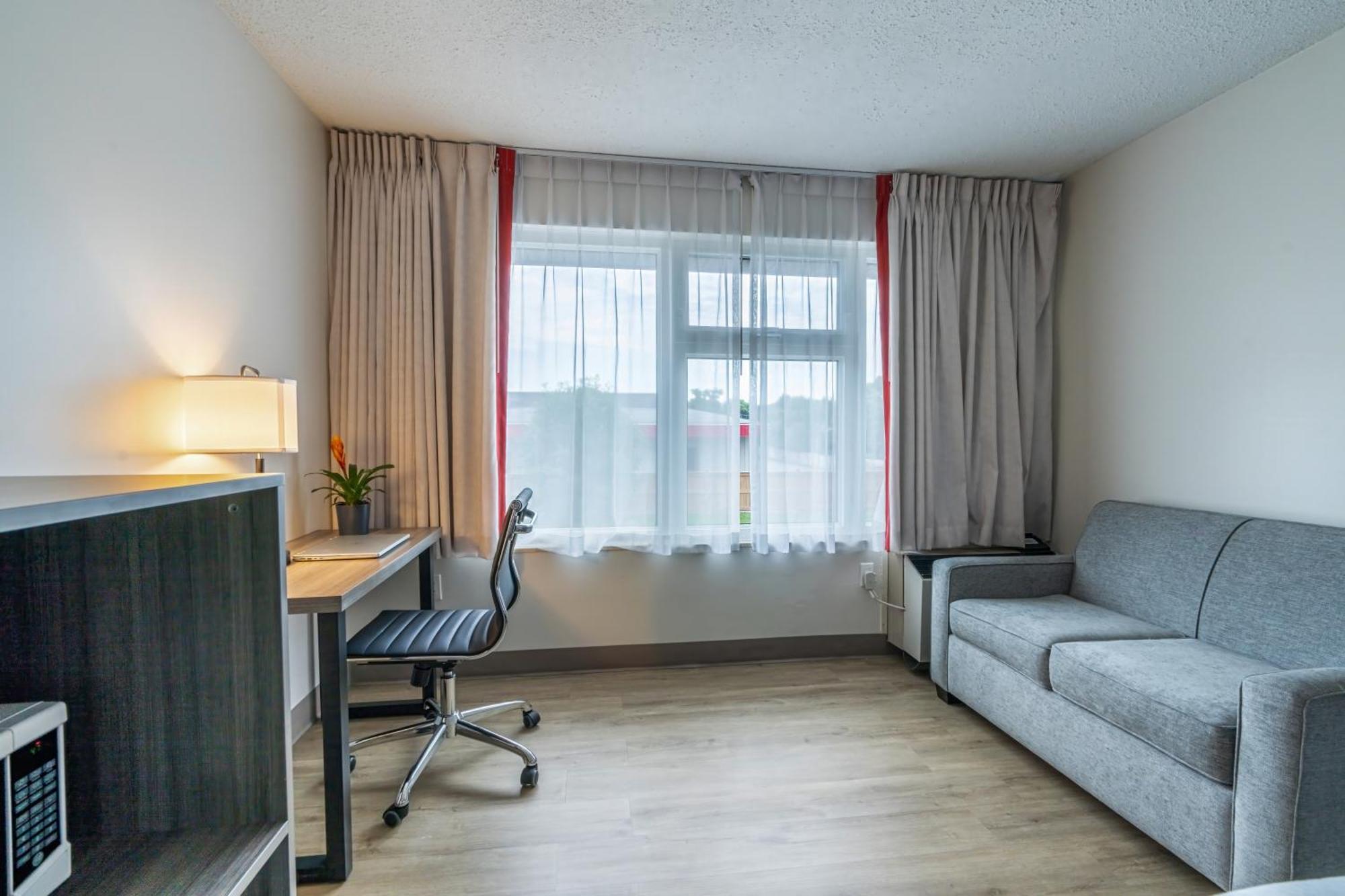 Ramada By Wyndham Kingston Motel Kültér fotó