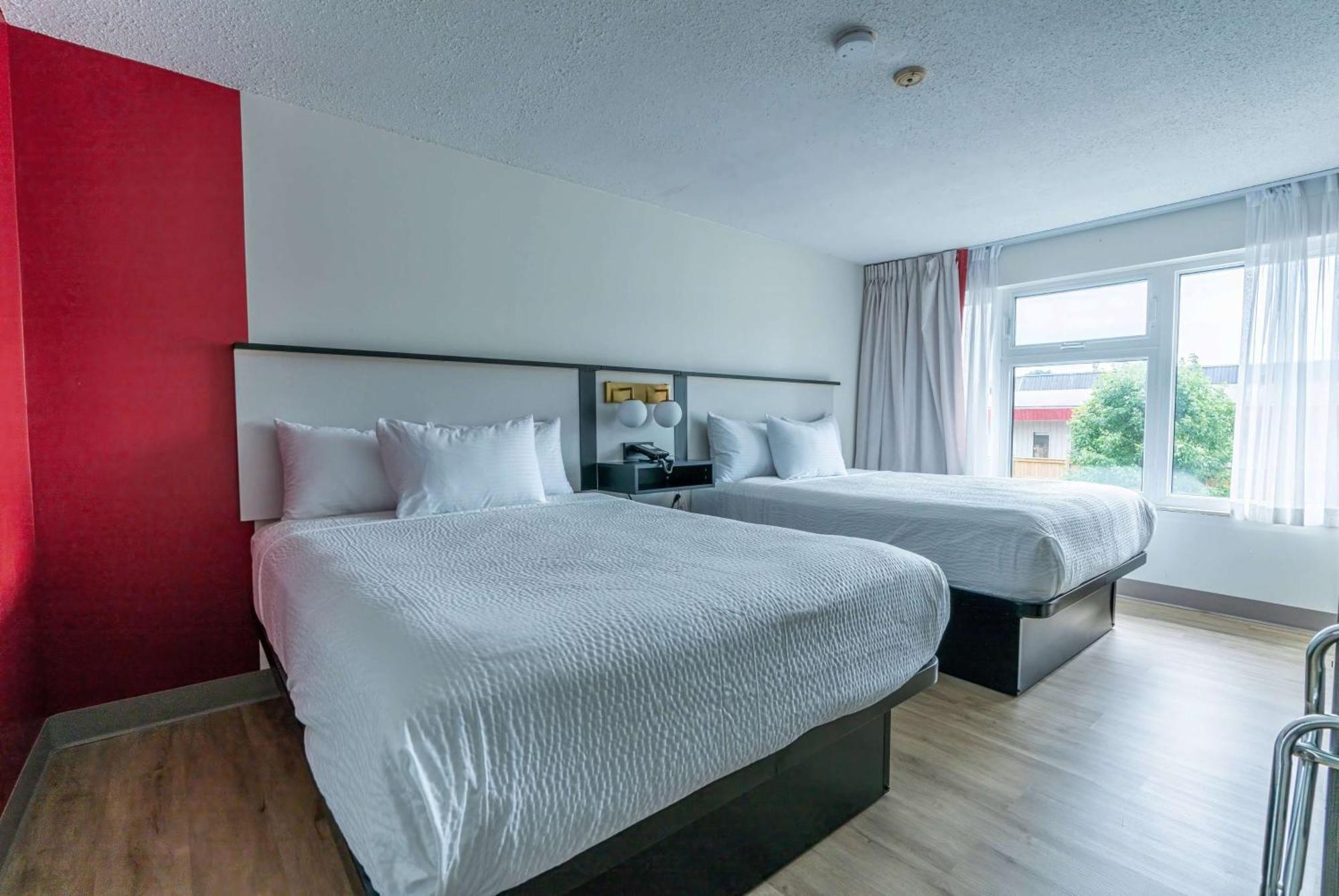 Ramada By Wyndham Kingston Motel Kültér fotó