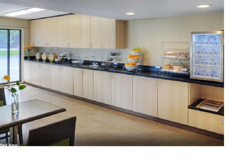 Ramada By Wyndham Kingston Motel Kültér fotó