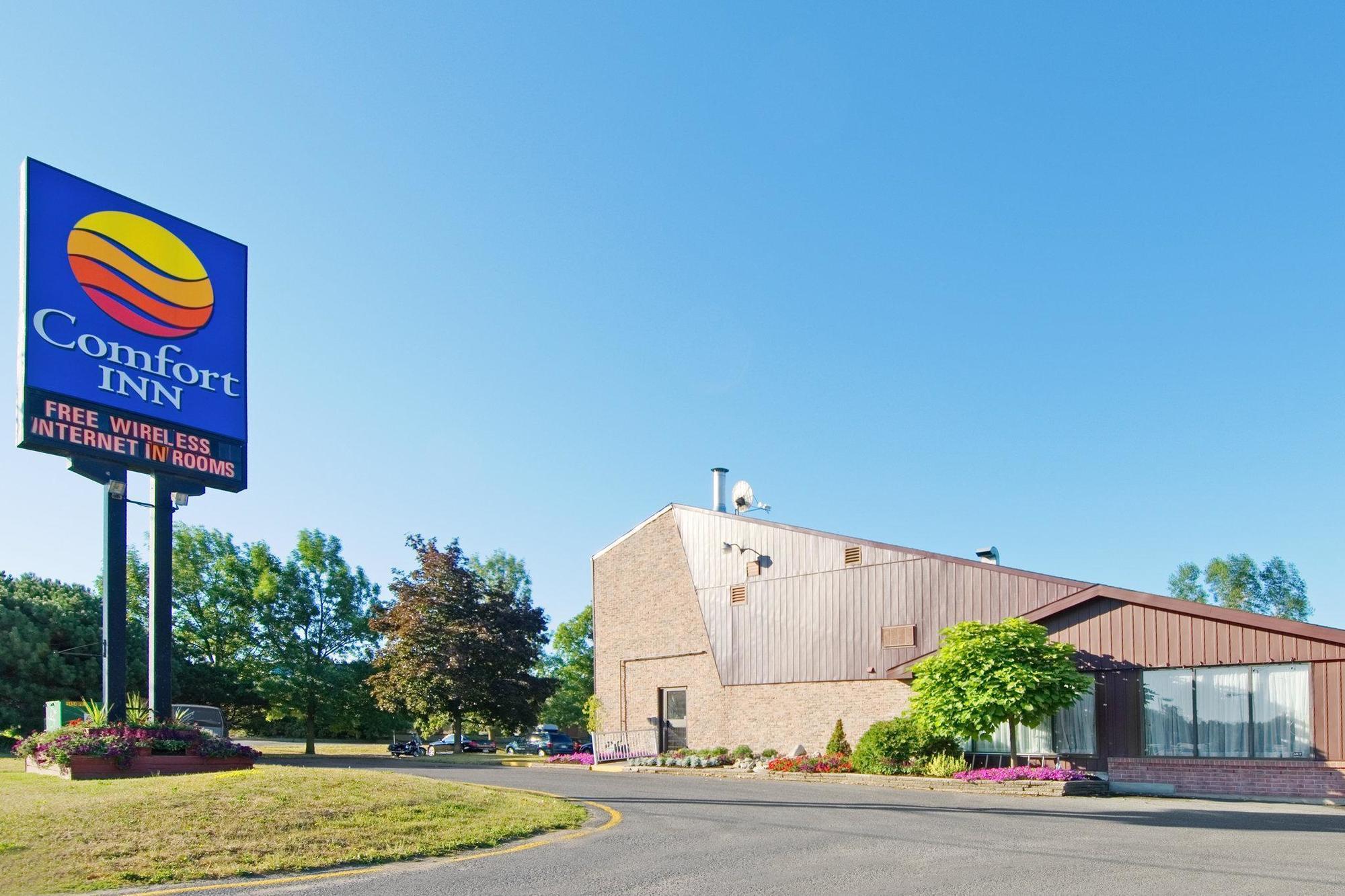 Ramada By Wyndham Kingston Motel Kültér fotó