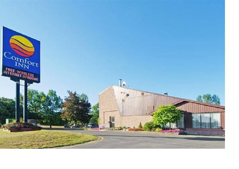 Ramada By Wyndham Kingston Motel Kültér fotó
