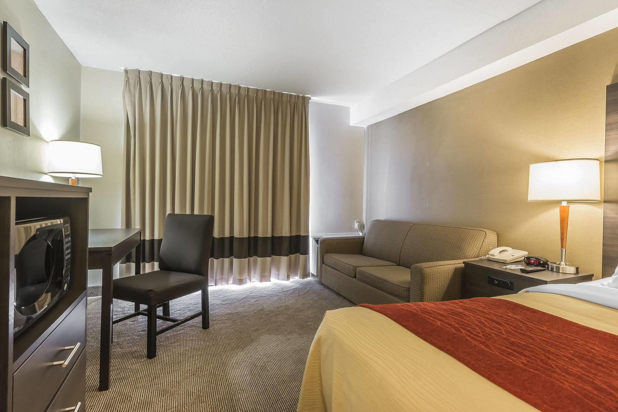 Ramada By Wyndham Kingston Motel Kültér fotó