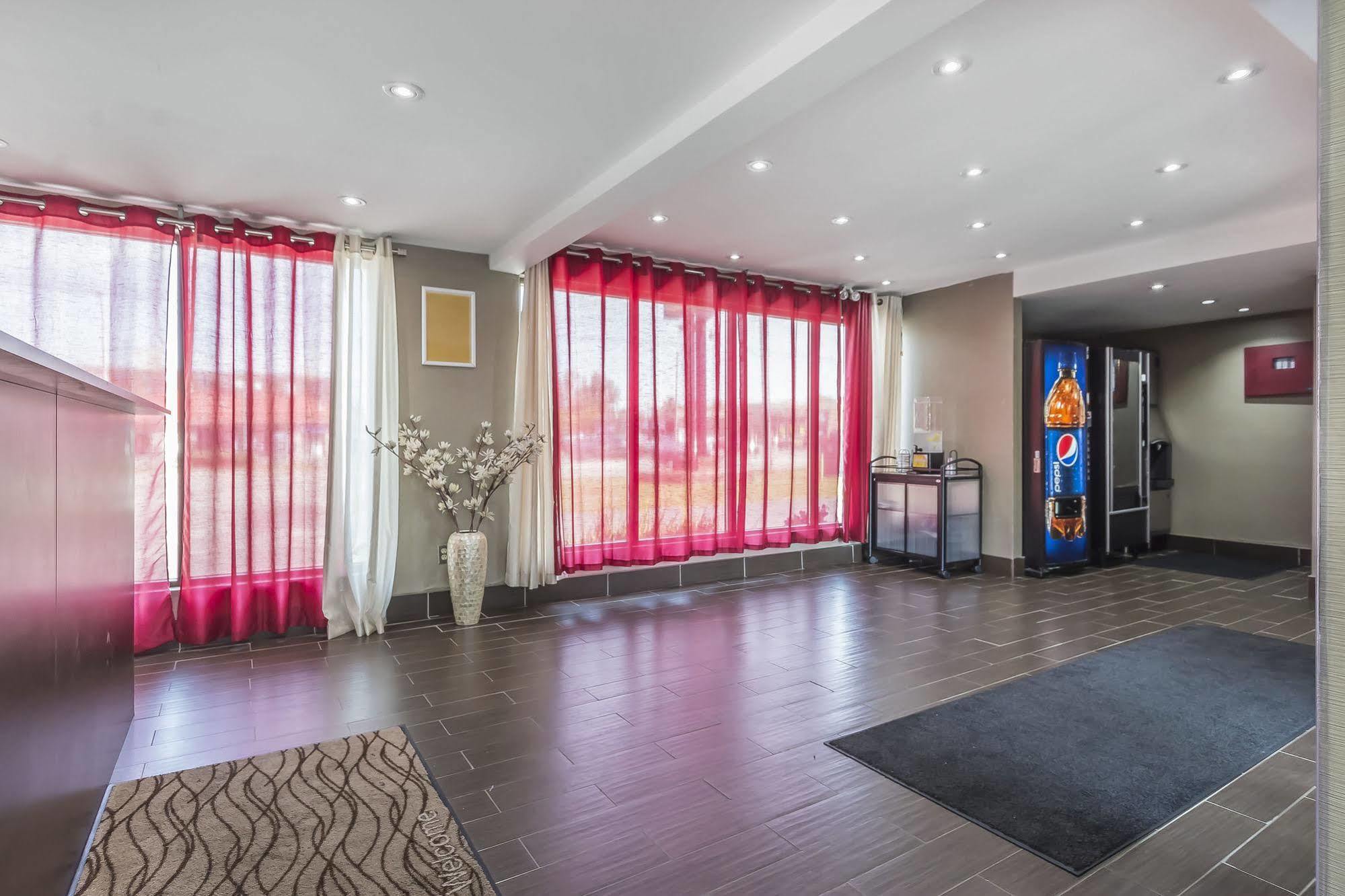 Ramada By Wyndham Kingston Motel Kültér fotó