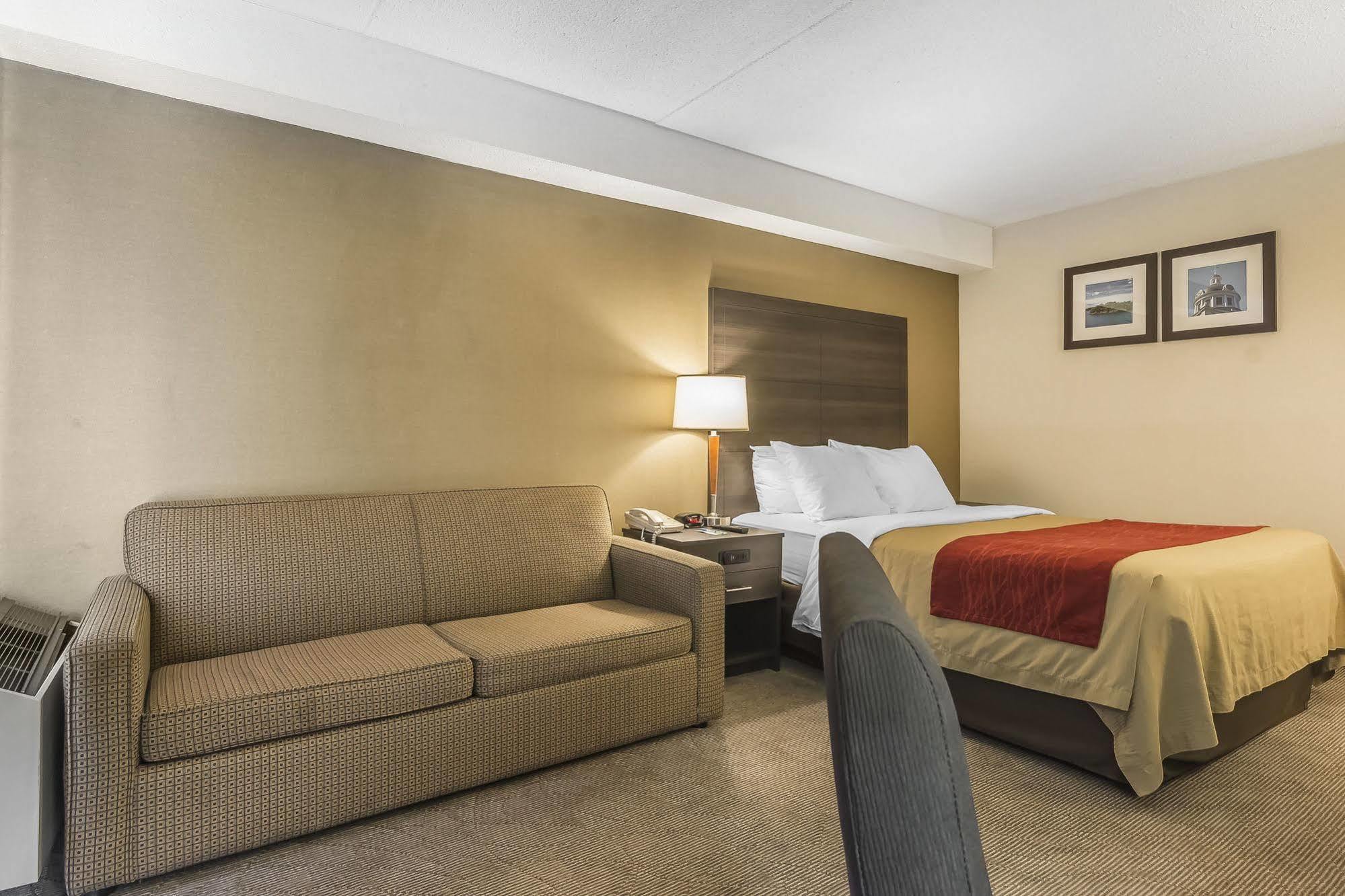 Ramada By Wyndham Kingston Motel Kültér fotó